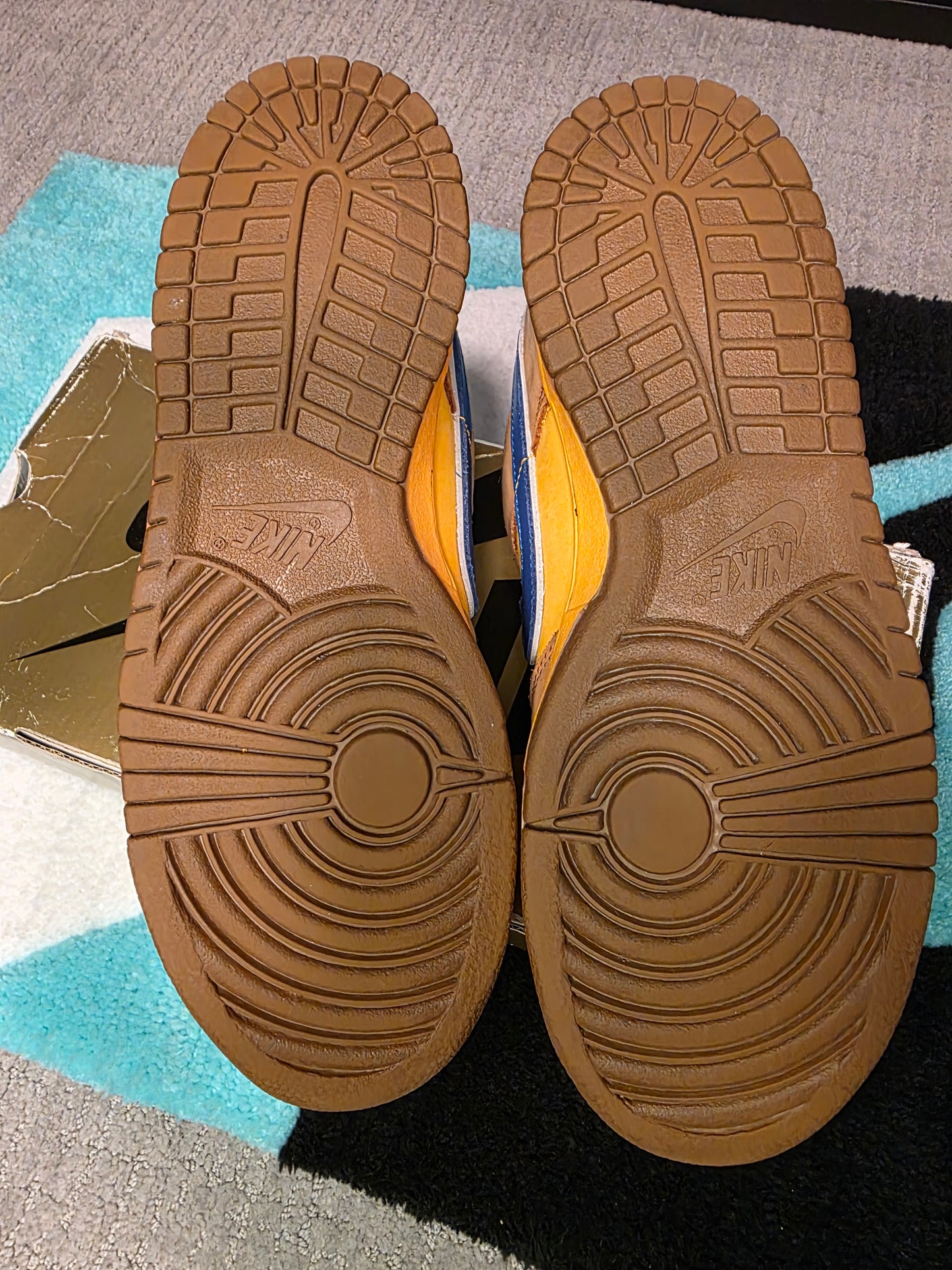 Nike SB Dunk Low Newcastle Brown Ale