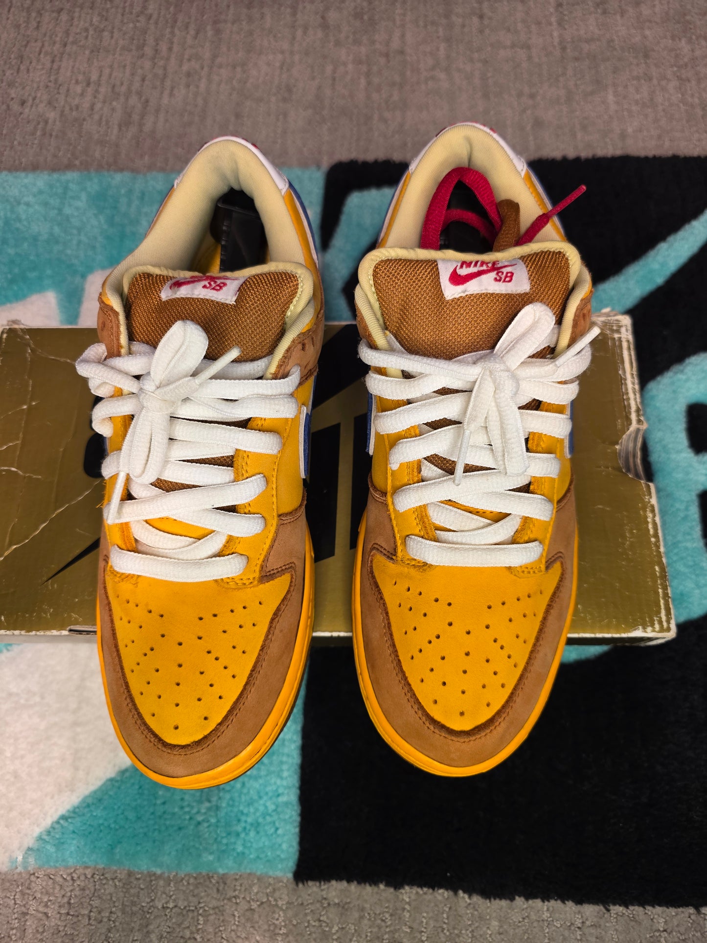 Nike SB Dunk Low Newcastle Brown Ale