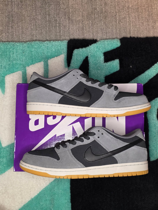 Nike SB Dunk Low Dark Smoke Grey