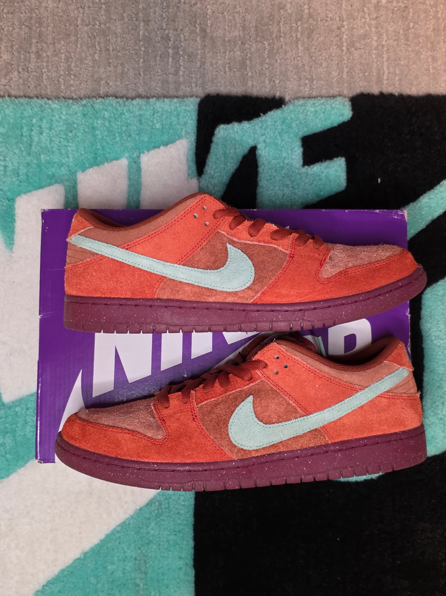 Nike SB Dunk Low Mystic Red Rosewood