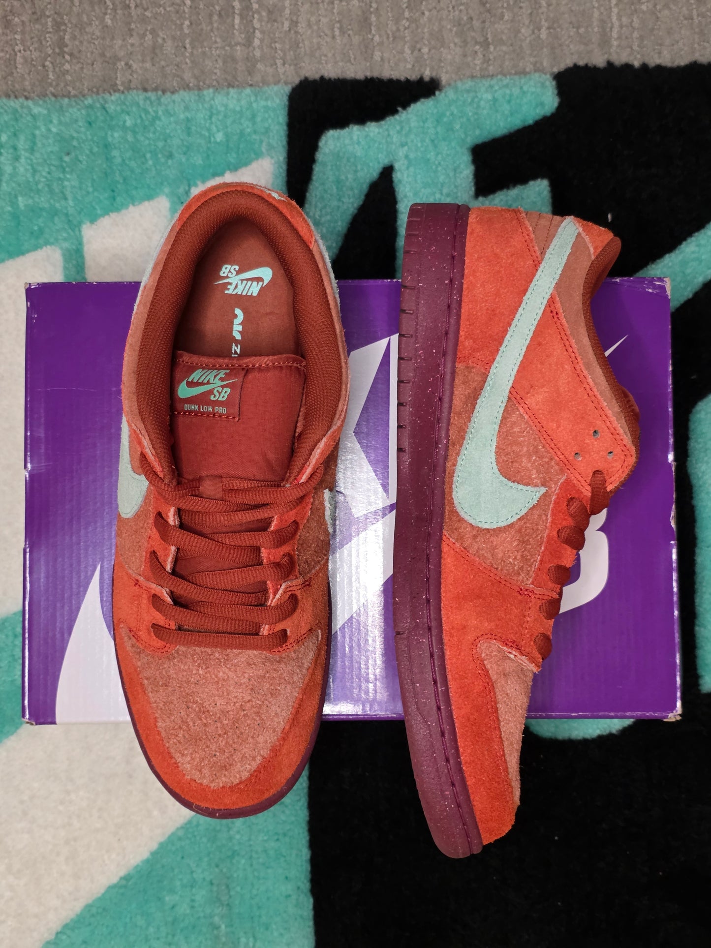 Nike SB Dunk Low Mystic Red Rosewood